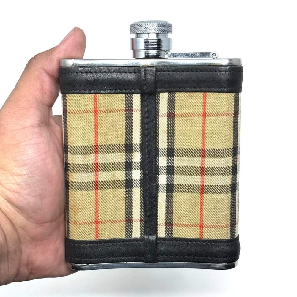 🍸💠🔥BURBERRY NOVA FLASK 🔥💠🍸 - Picture 6 of 9